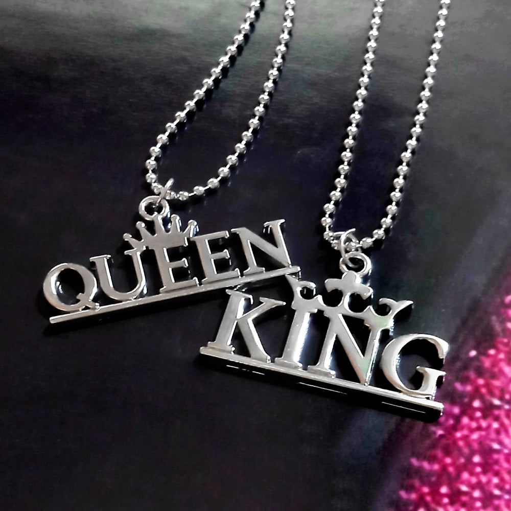 Urthn Couple Chain Pendant King & Queen Design (Pack Of 6)