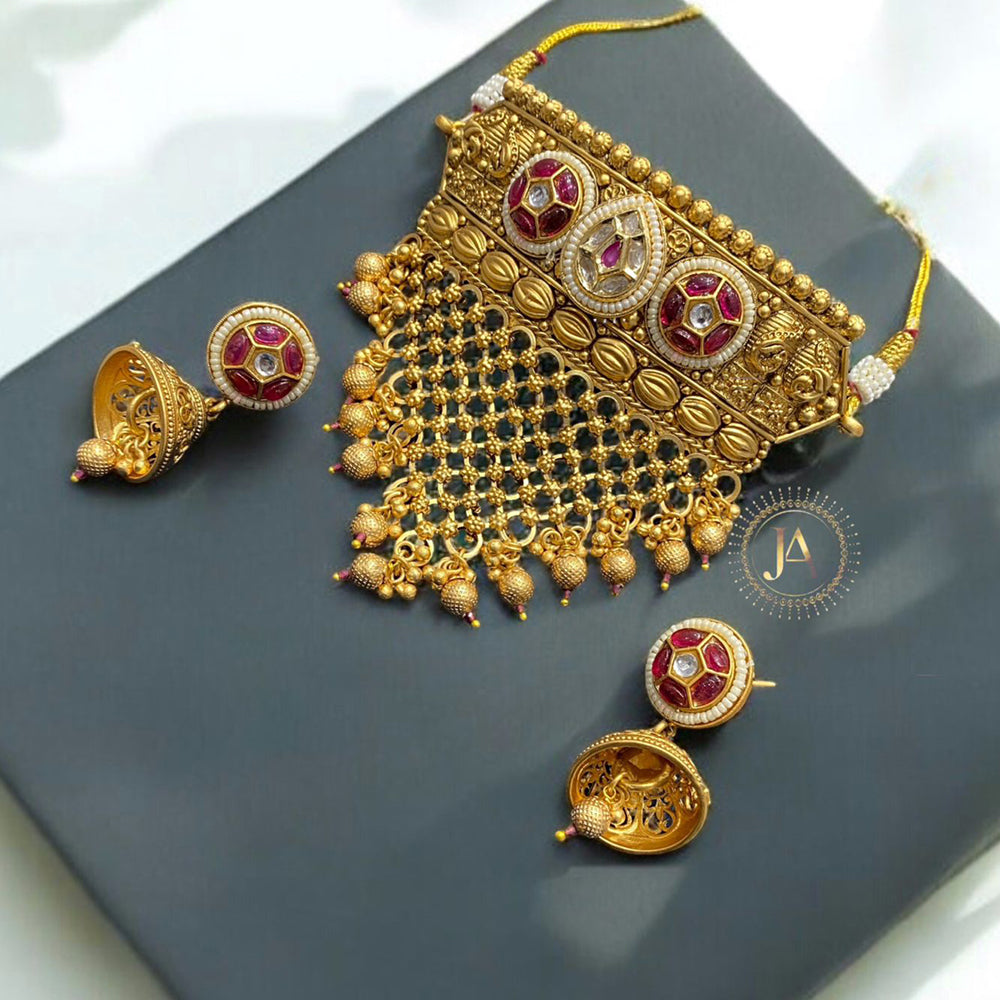 Neetu Art Gold Plated Pota Stone And Beads Choker Necklace Set