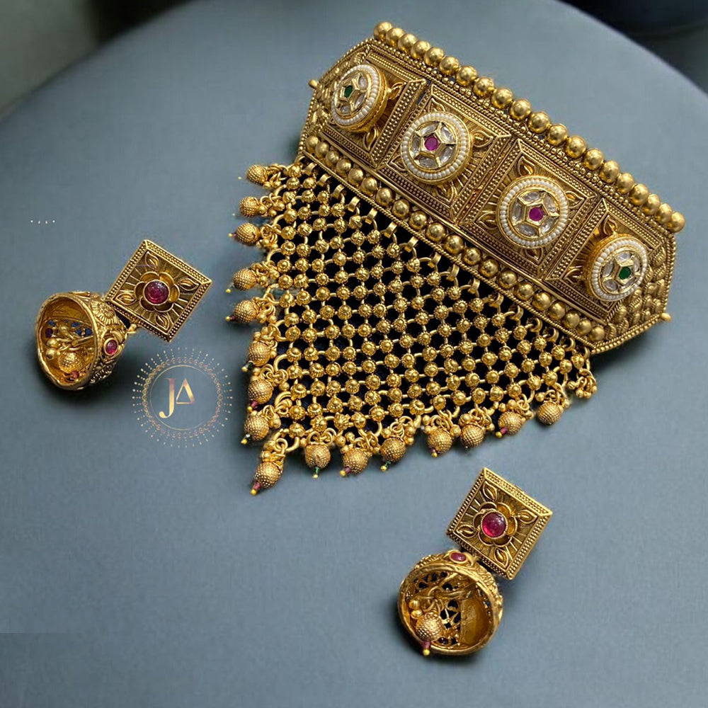 Neetu Art Gold Plated Pota Stone And Beads Choker Necklace Set