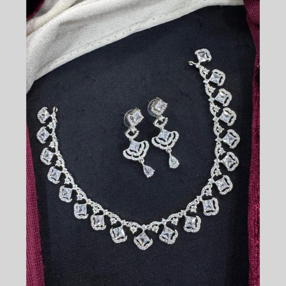 Manisha Jewellery Trend Edition Austrian And Crystal Fusion Necklace Set