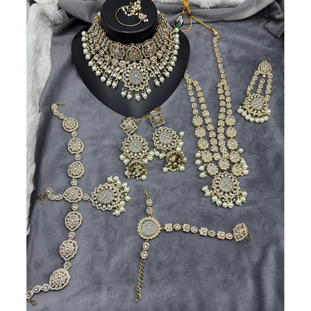 Lucentarts Jewellery Opulent Kundan Stone Pearl And Beads Bridal Jewellery Set