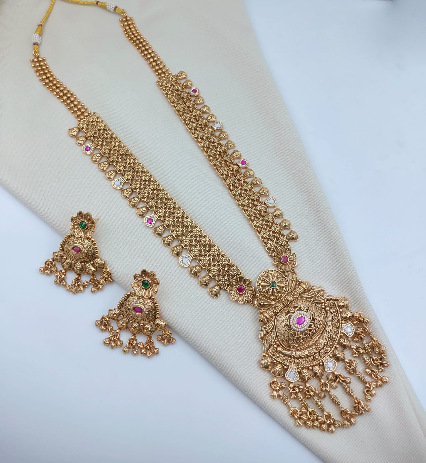 Lucentarts Jewellery Royal Pota Kundan Stone Designer Necklace Set