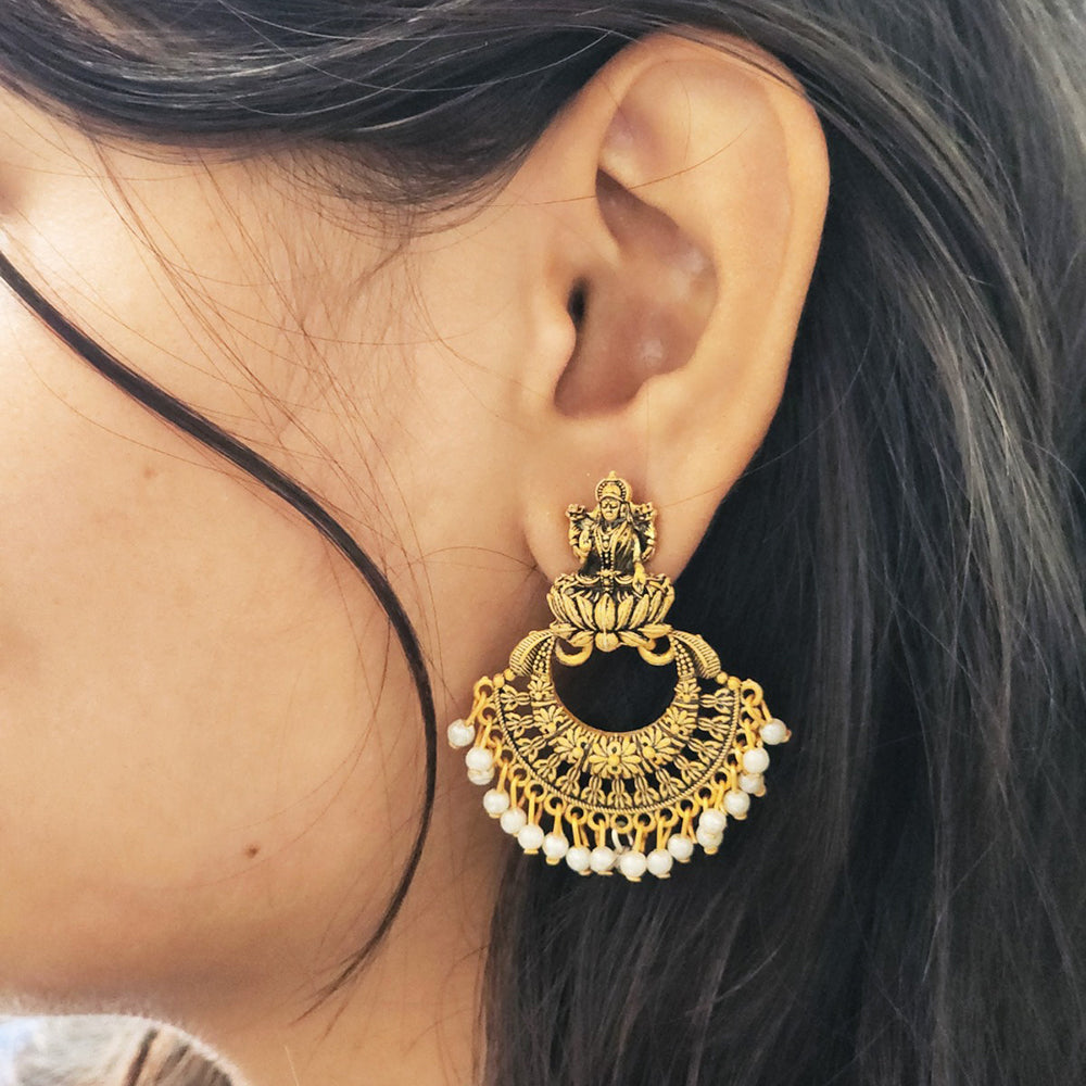 HK Fashion Matte Gold Plated Temple And Pearl Dangler Earrings