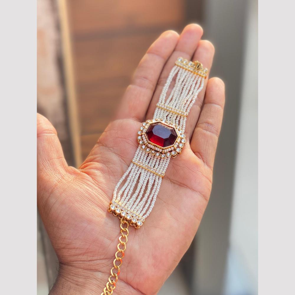 Hira Collections Graceful Pota Stone And Pearl Adjustable Bracelet