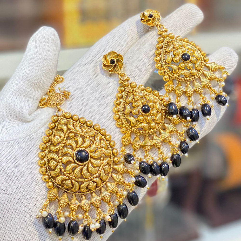 Hira Collections Royal Pota Stone And Beads Earrings With Elegant Maangtikka Set