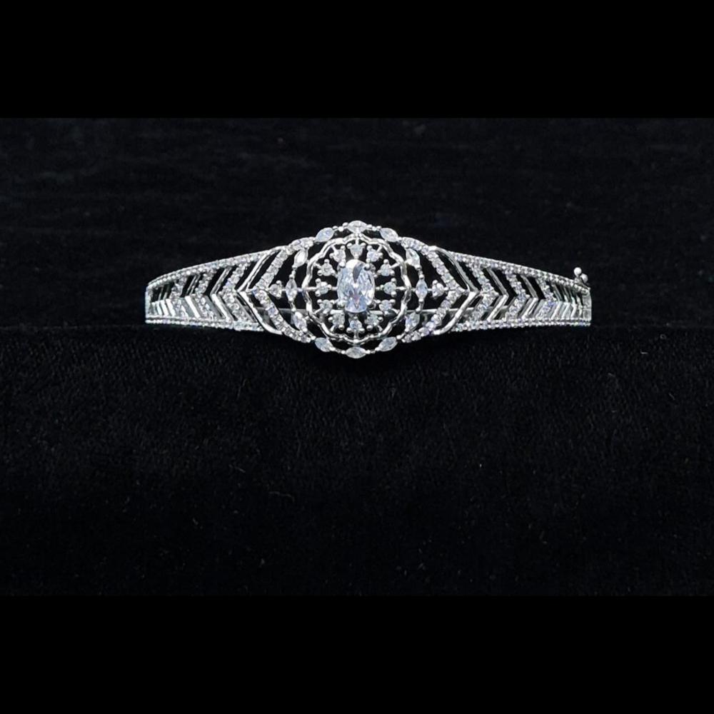 Kavita Art Silver Plated American Diamonds Bracelet