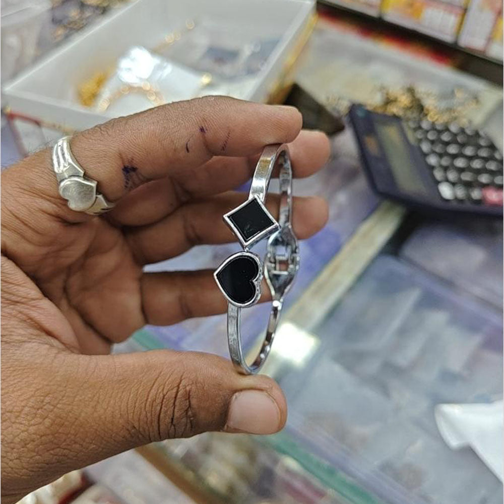 Kavita Art Trendy Openable Bracelet With Heart Shape for Party & Daily Wear