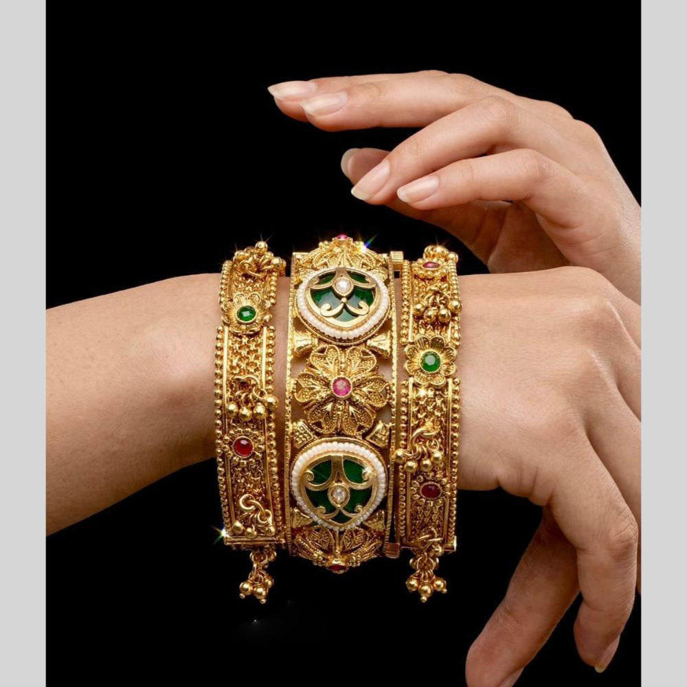 Kavita Art Sparkling Shine Pota Stone And Pearl Bangles Set