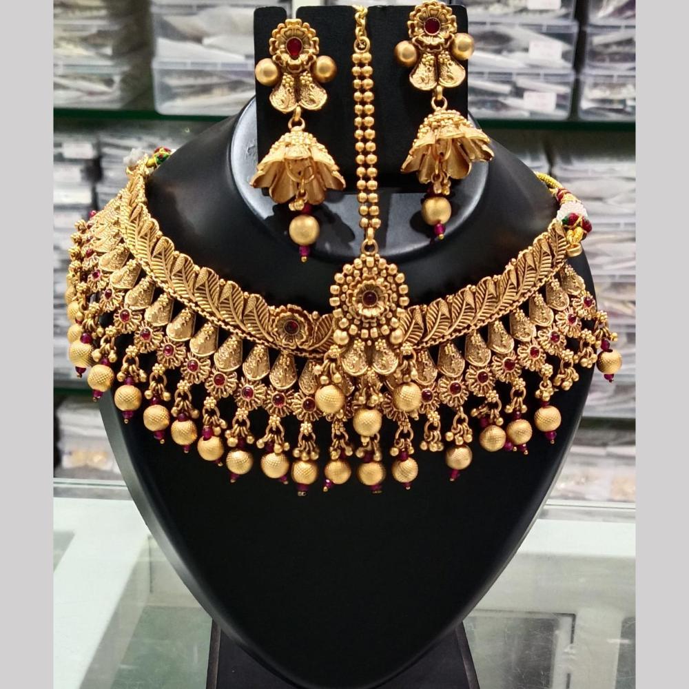 SNERA Gold Plated Pota Stone And Pearls Choker Necklace Set