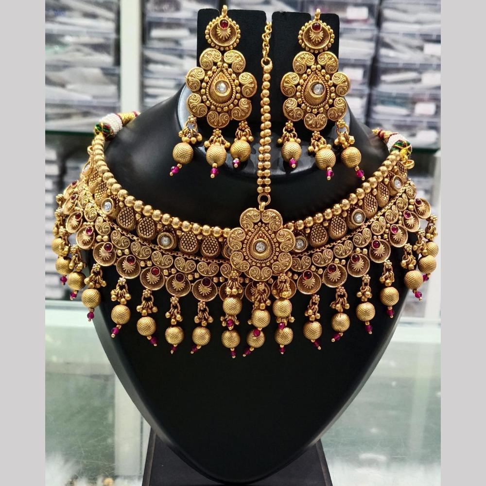 SNERA Gold Plated Pota Stone And Pearls Choker Necklace Set