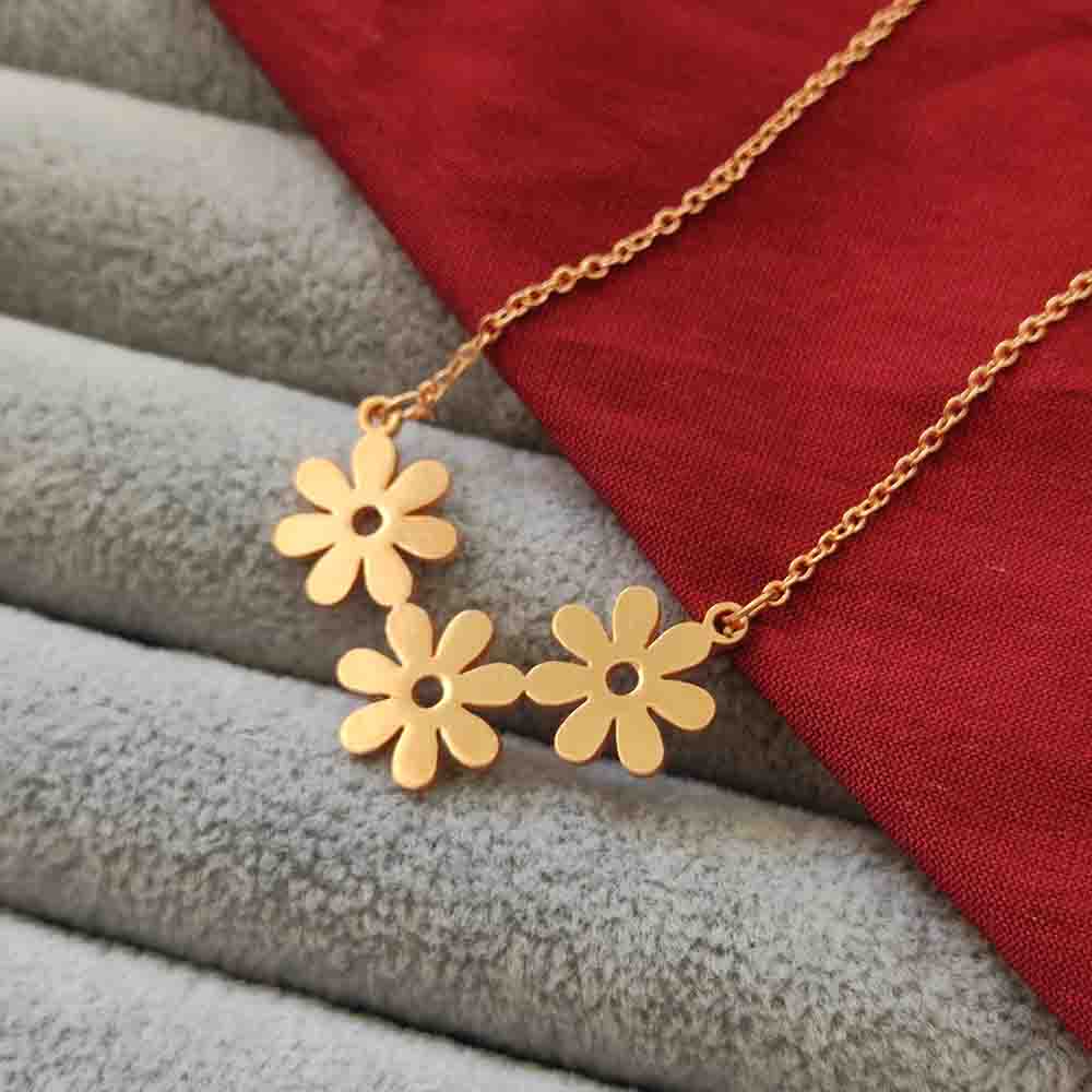 Darshana Jewels Flower Shape Chain Pendant