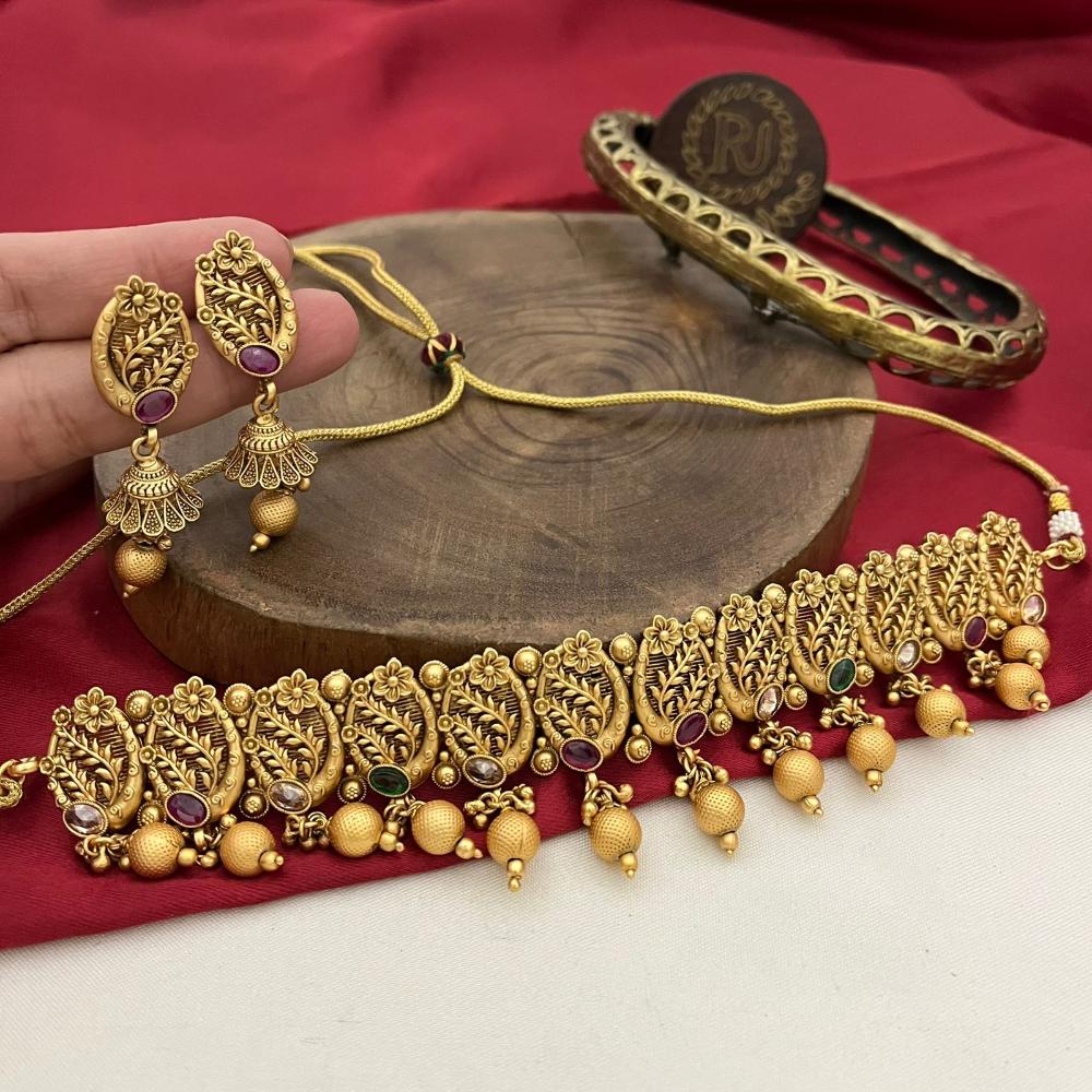 FS Collection Gold Plated Pota Stone And Beads Choker Necklace Set