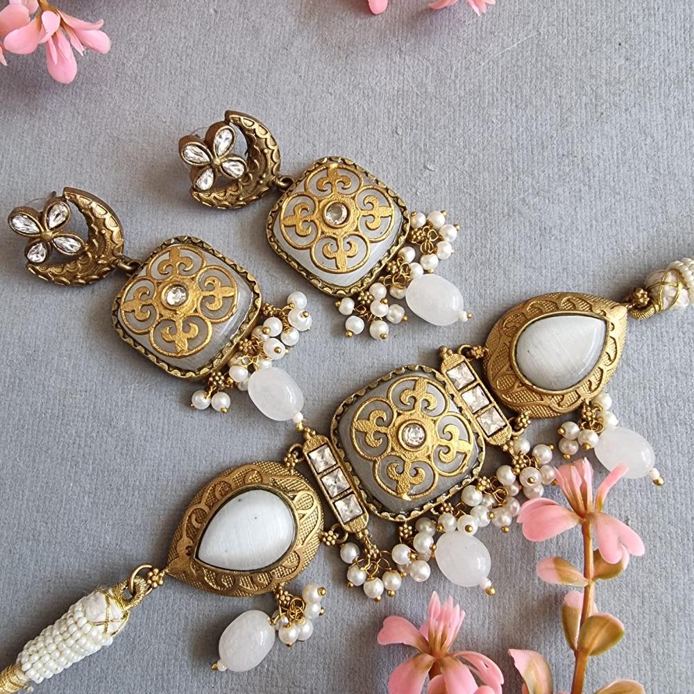 FS Collection Elegant Gold Plated Pota Stones Perfect for Weddings, Festivals Choker Necklace Set