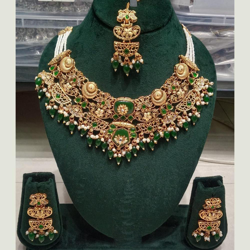 FS Collection Sparkling Pota Stone And Pearl Necklace Set