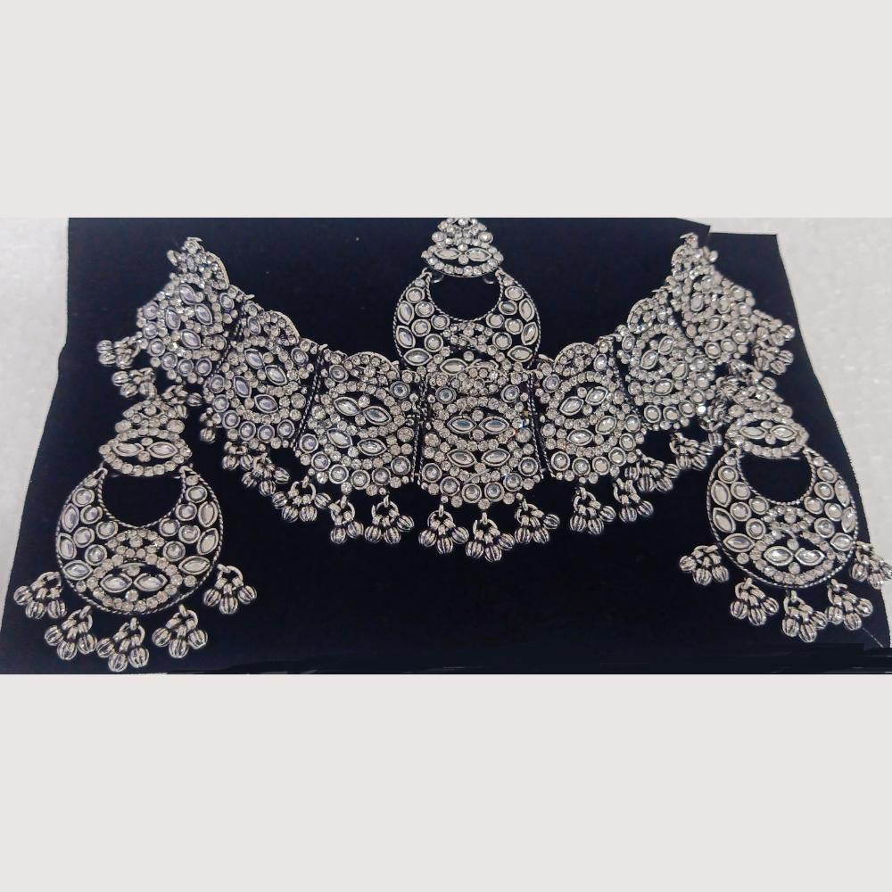 Crescent Creation Chic Sparkle Elegant Stone Necklace for Trendy Occasions