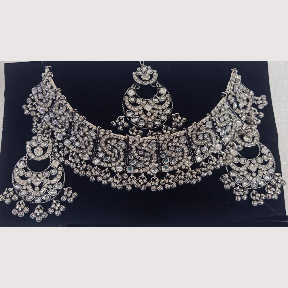 Crescent Creation Chic Sparkle Elegant Stone Necklace for Trendy Occasions