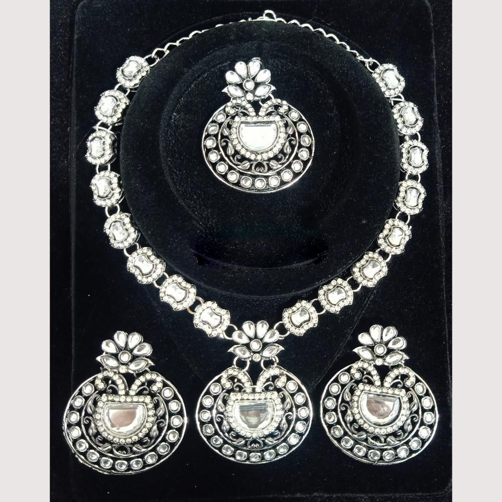 Crescent Creation Chic Sparkle Elegant Stone Necklace for Trendy Occasions