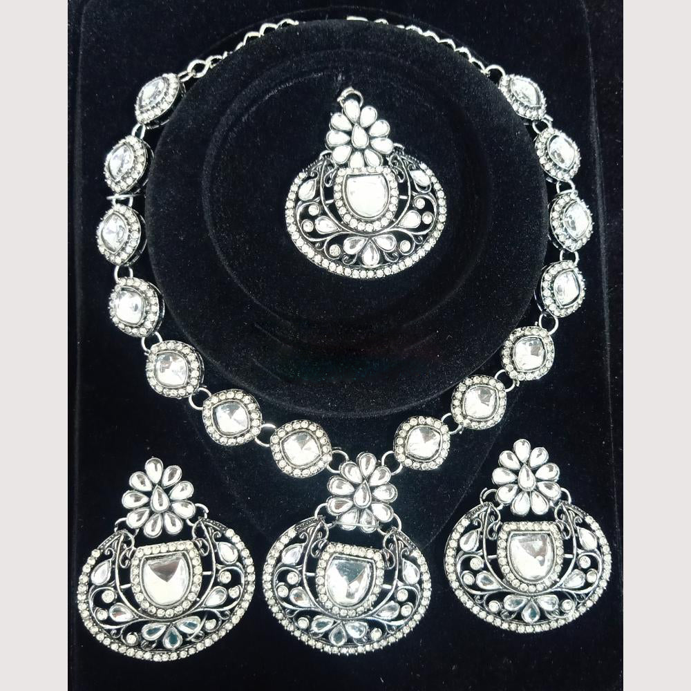 Crescent Creation Chic Sparkle Elegant Stone Necklace for Trendy Occasions