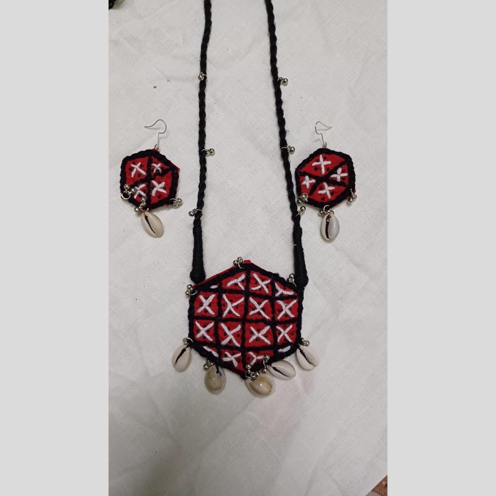 Shrijicreation Oxidised Plated Handmade Shell Necklace Set