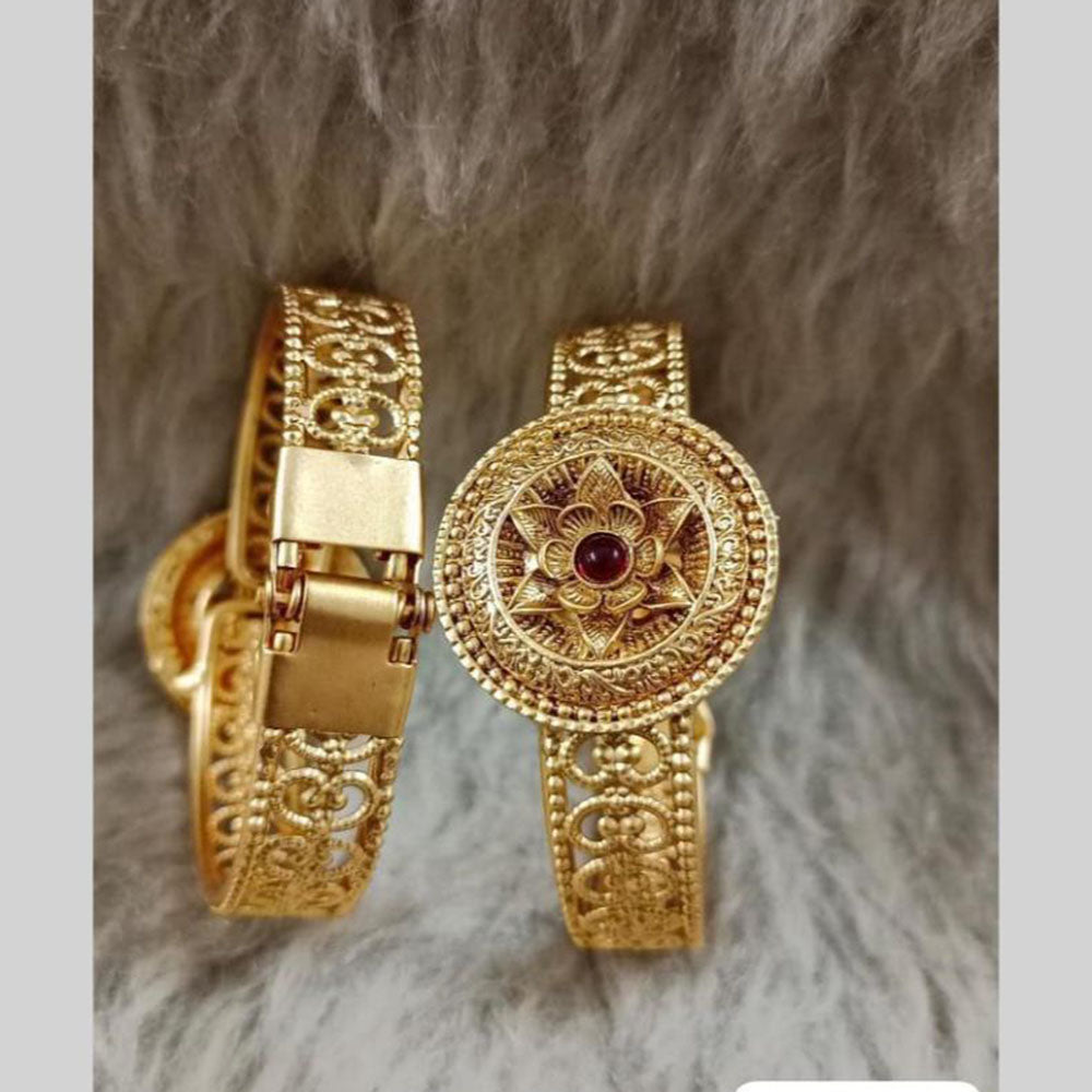 Star India Gold Plated Pota Stone And Pearl Openable Bracelet