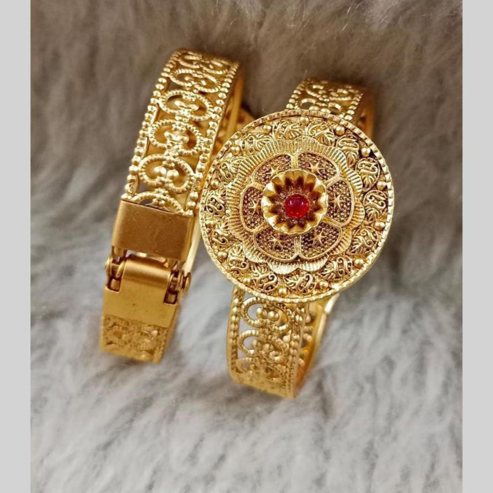 Star India Gold Plated Pota Stone And Pearl Openable Bracelet