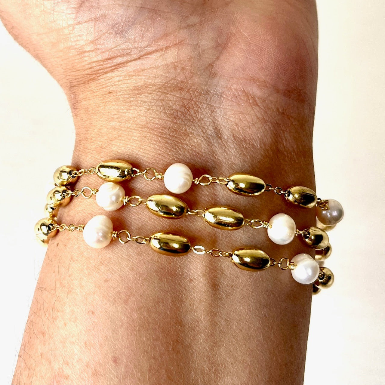 Jewel Treatzz Adorable Everyday Wear 3 Line Gold Plated & Gold Beads Fashion Bracelet