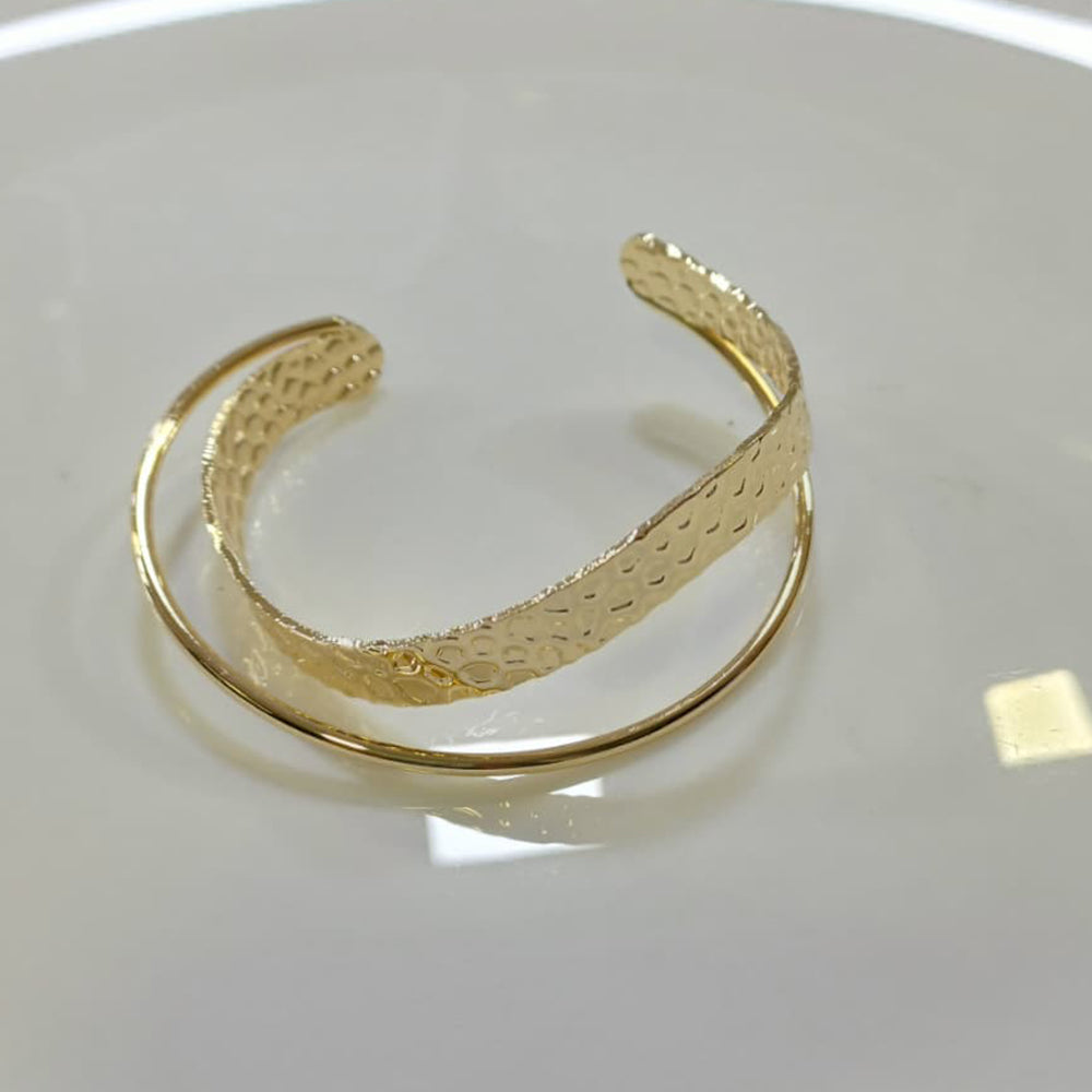 Tarohi Jewels Gold Plated Fancy Openable Bracelet