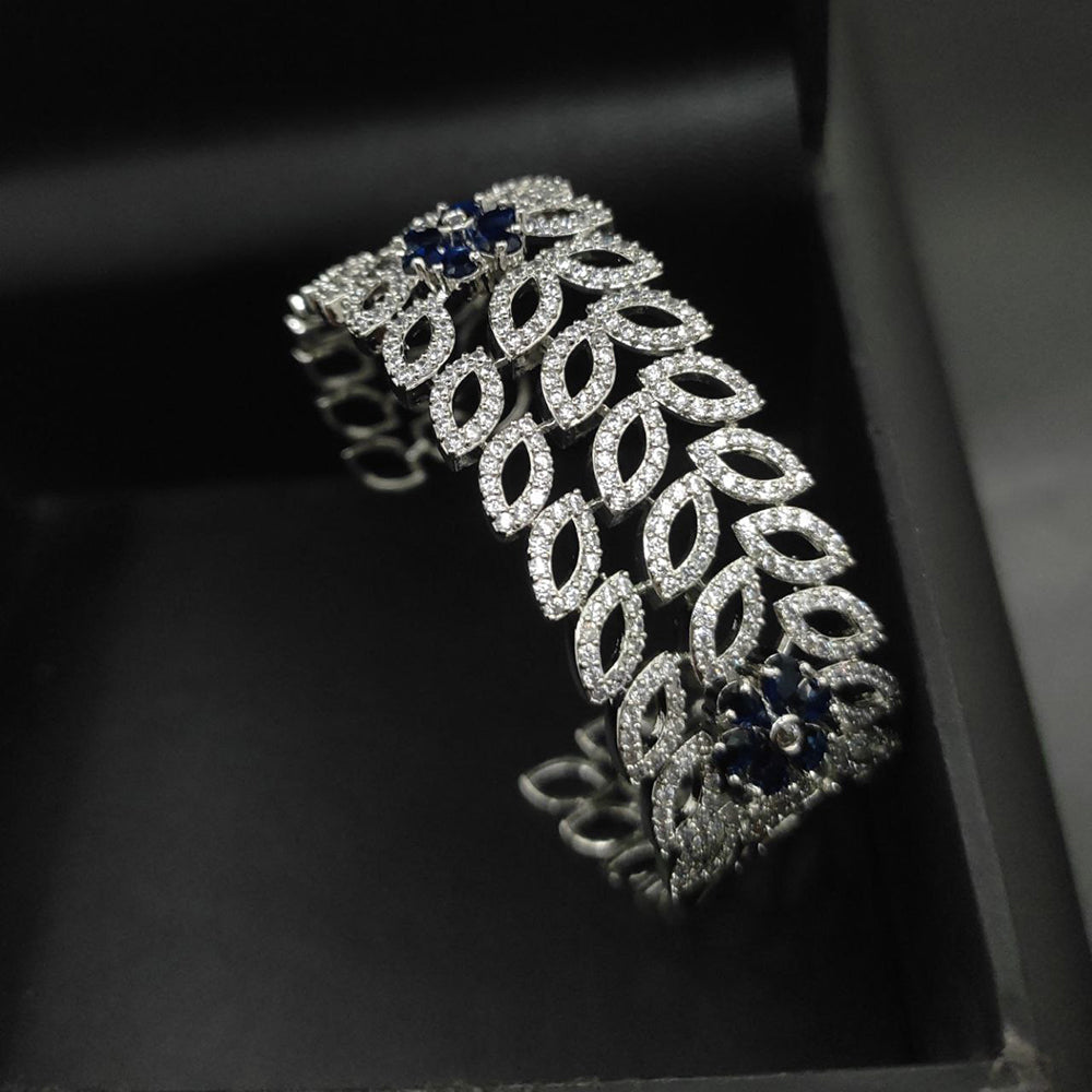 Aamrapali Trendy Leaf Shape Austrian Stone Bracelet