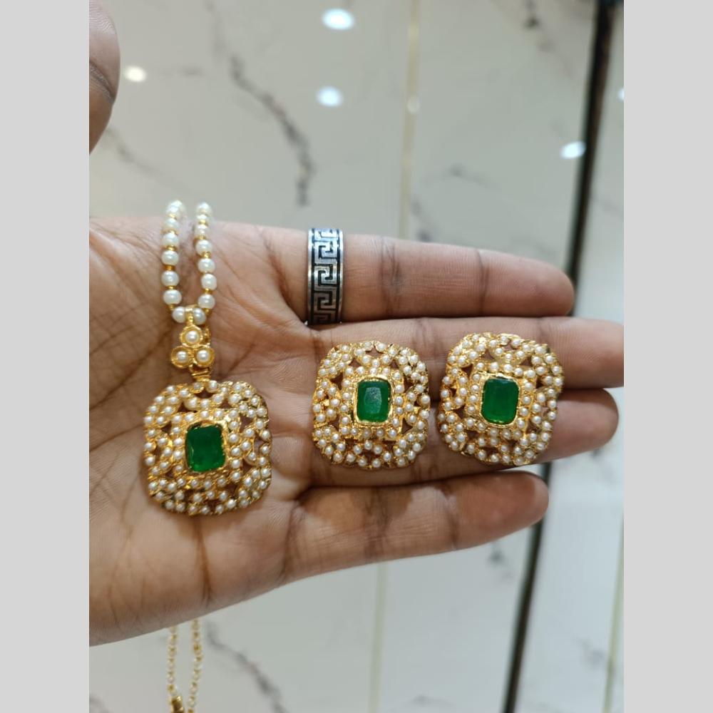 Everlasting Jadau Gold Plated Crystal Stone And Pearl Jadau Chain Pendent Set