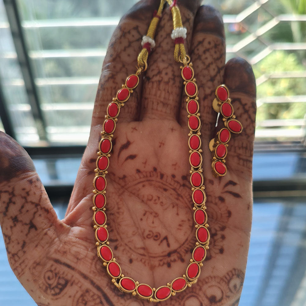 Joyful Jewel Art Matte Gold Plated Pota Stone Necklace Set