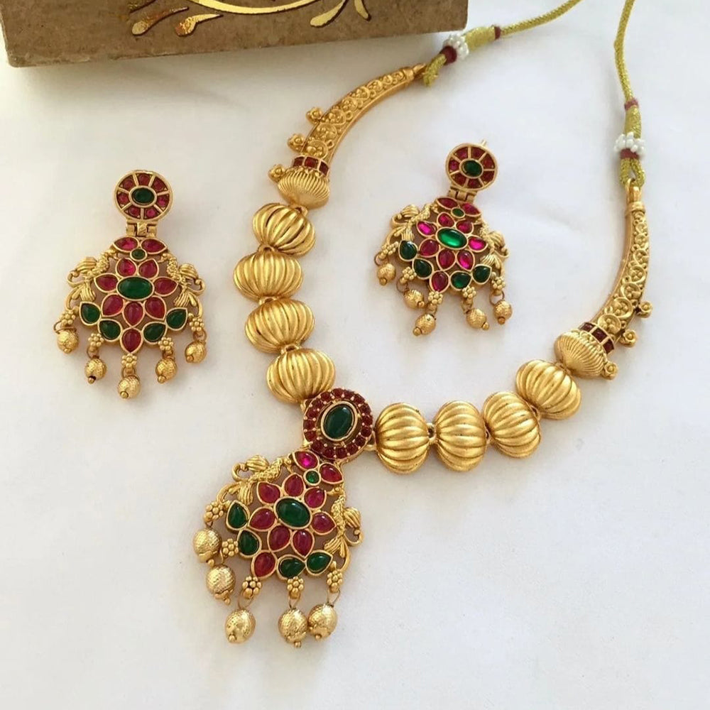 Joyful Jewel Art Matte Gold Plated Pota Stone Necklace Set