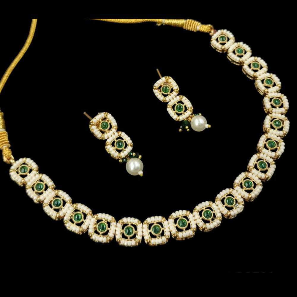 NAFJ Copper Gold Plated Pota Stone And Pearl  Necklace Set