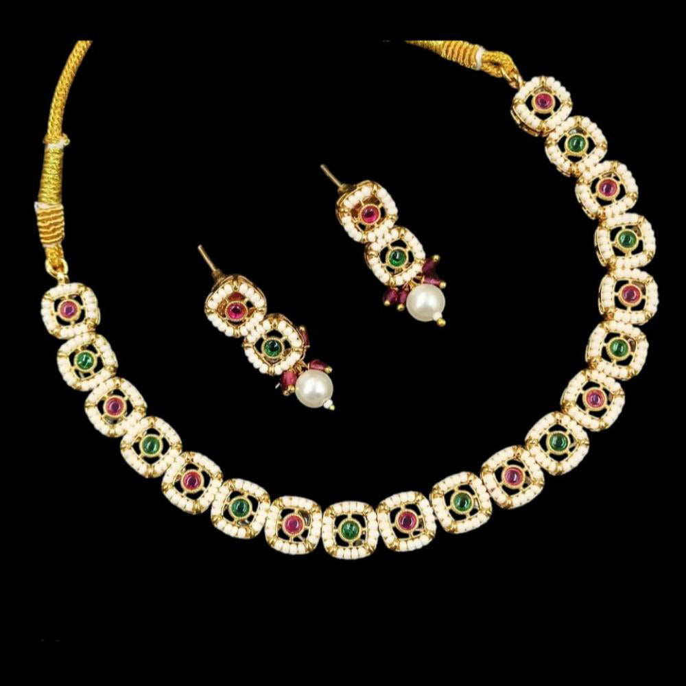 NAFJ Copper Gold Plated Pota Stone And Pearl  Necklace Set
