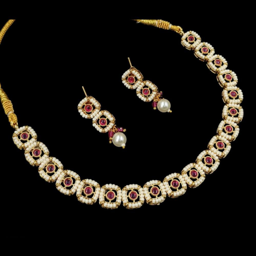 NAFJ Copper Gold Plated Pota Stone And Pearl  Necklace Set