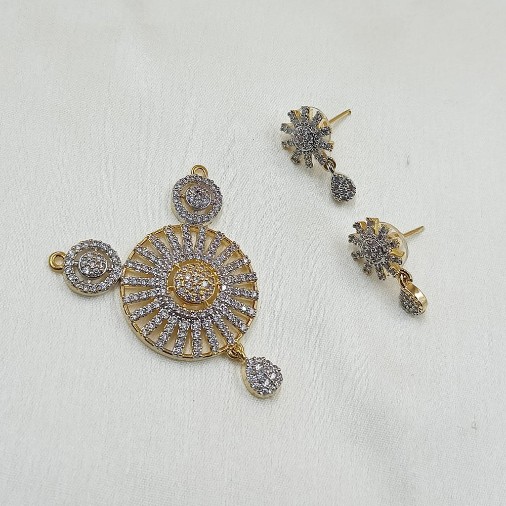 NAFJ Gold Plated American Diamond Pendant Set