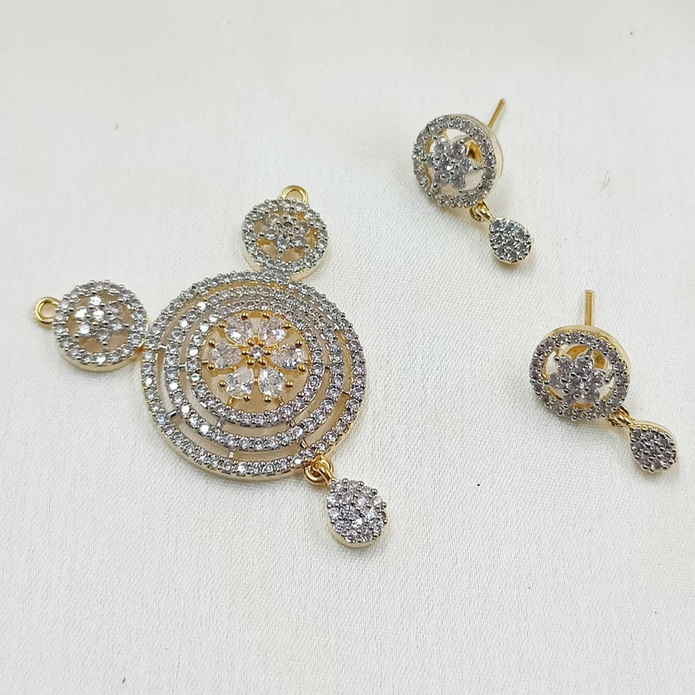 NAFJ Gold Plated American Diamond Pendant Set