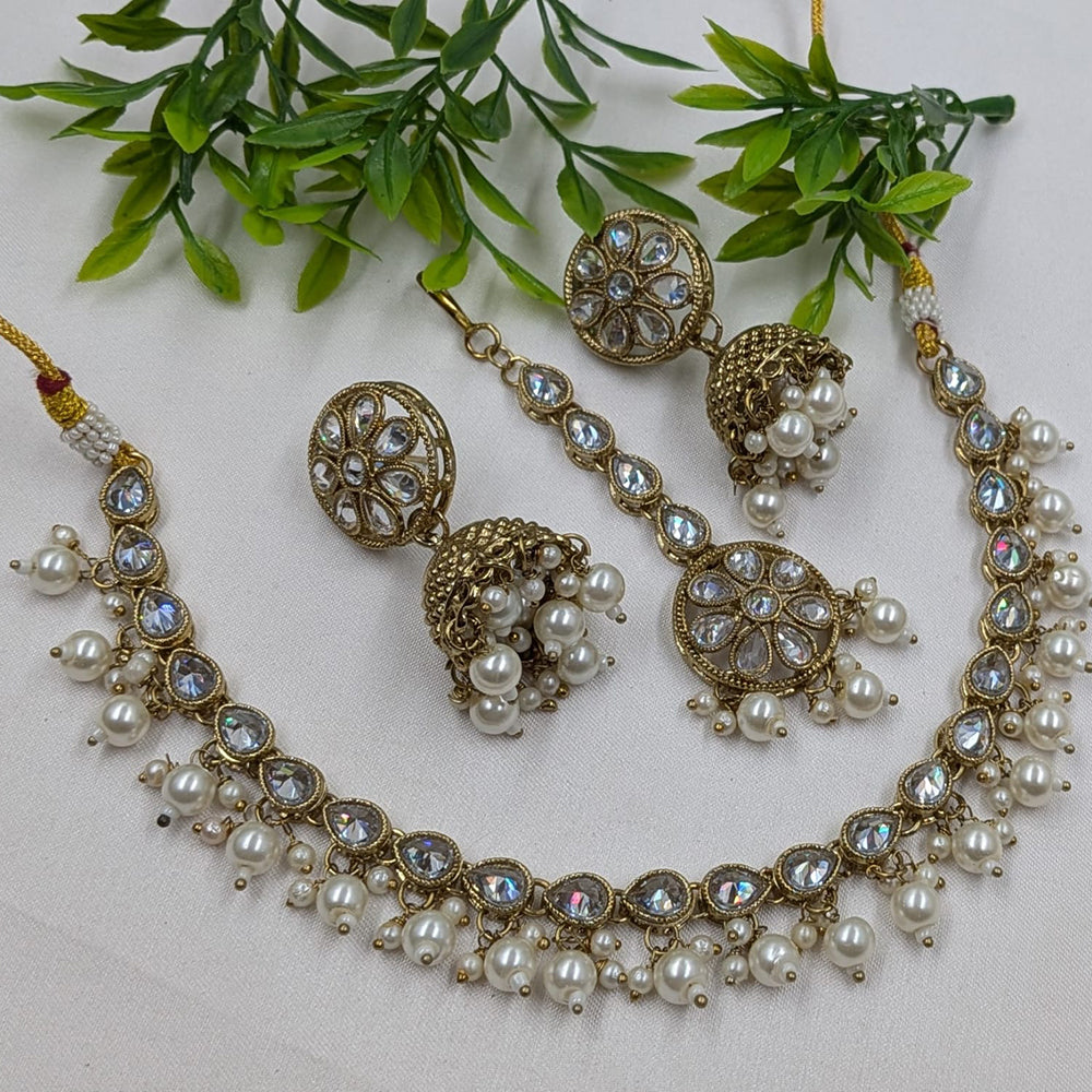 NAFJ Trendy Crystal Stone And Pearl Necklace Set