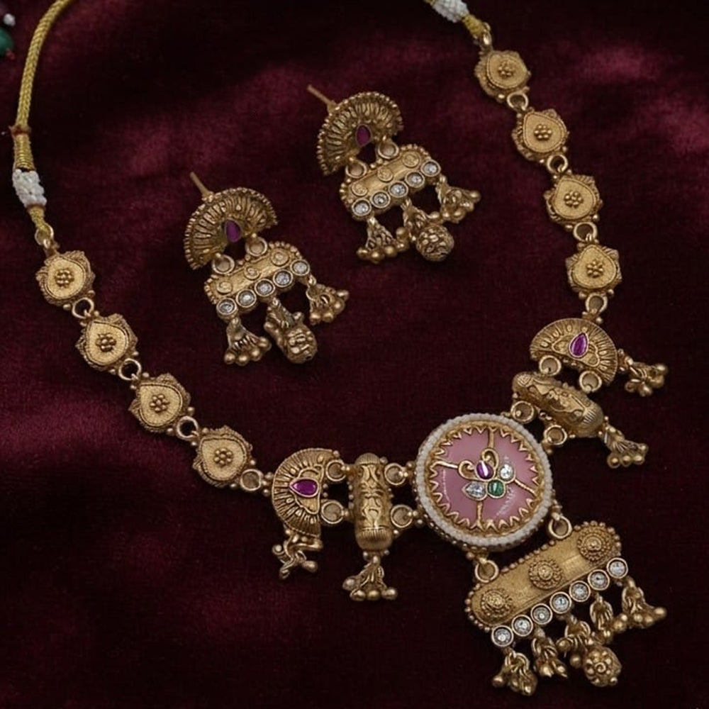 NAFJ Trendy Pota Stone And Pearl Necklace Set