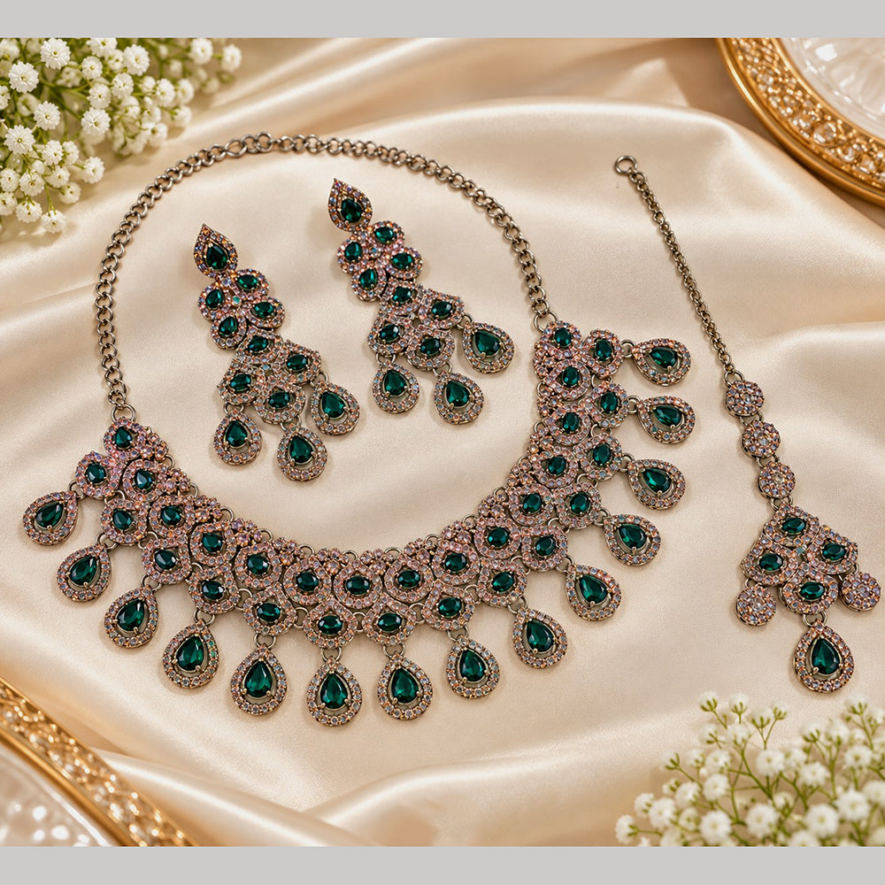 NAFJ Glamorous Crystal Stone And Austrian Stone Necklace Set