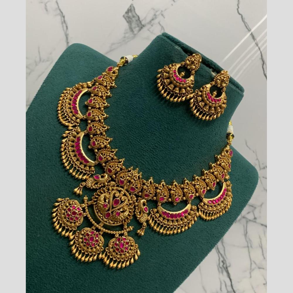Sona Covering Delicate Pota Stone And Pearl Necklace Set