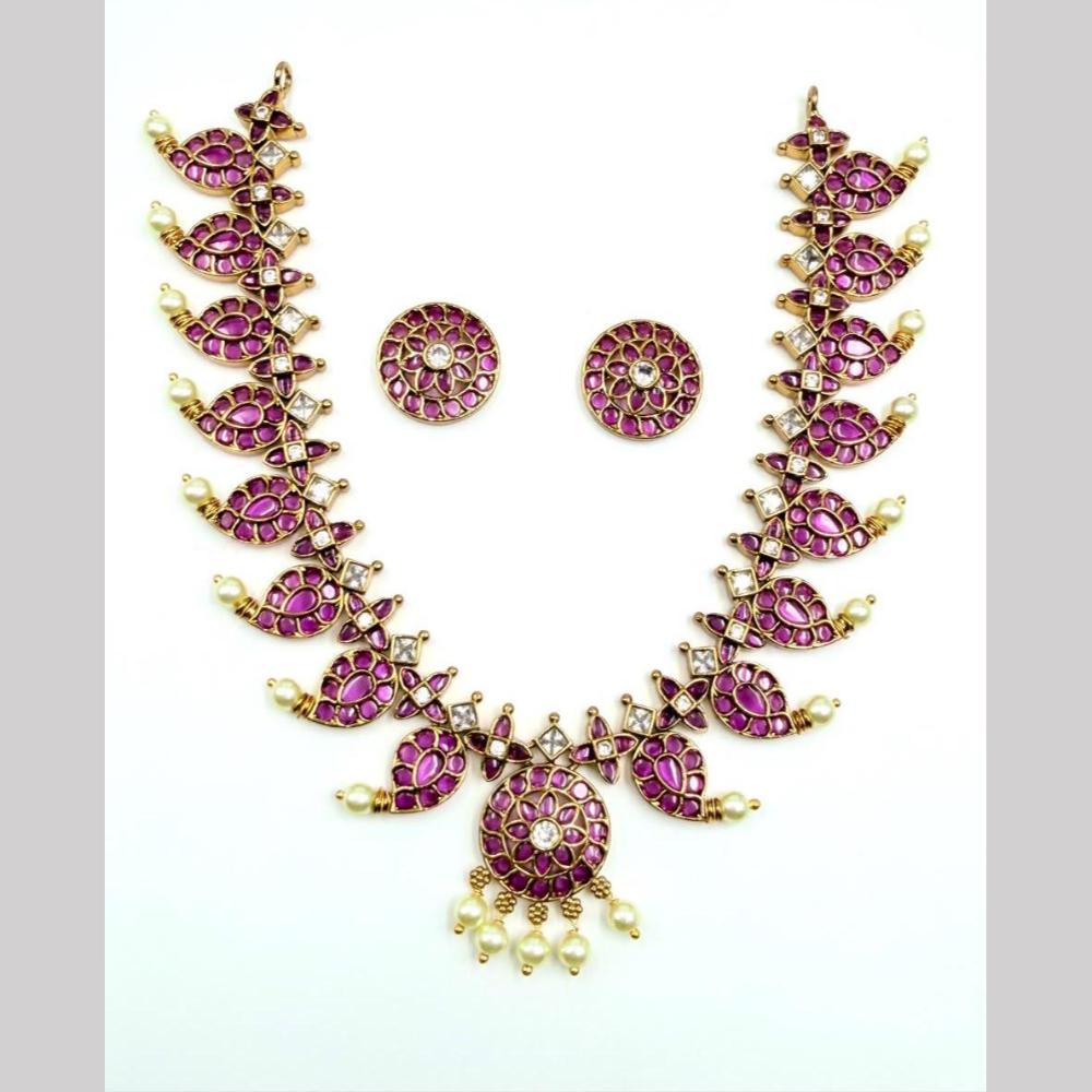 Sona Covering Delicate Pota Stone And Pearl Necklace Set