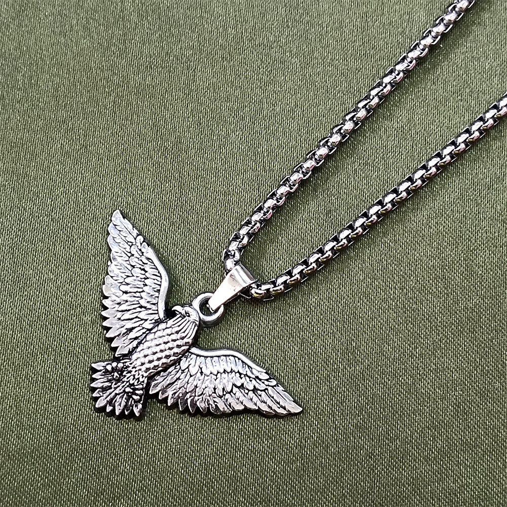 Urthn Winged Eagle Chain Pendant For Men and Women