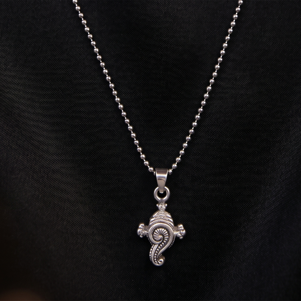 Urthn Vishnu Shankh Chain Pendant for Men