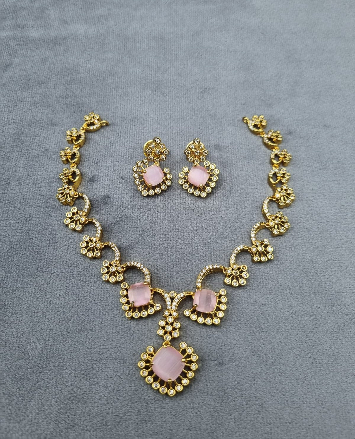 LAFZ Elegant Gold-Tone Swirling Floral AD Necklace Set