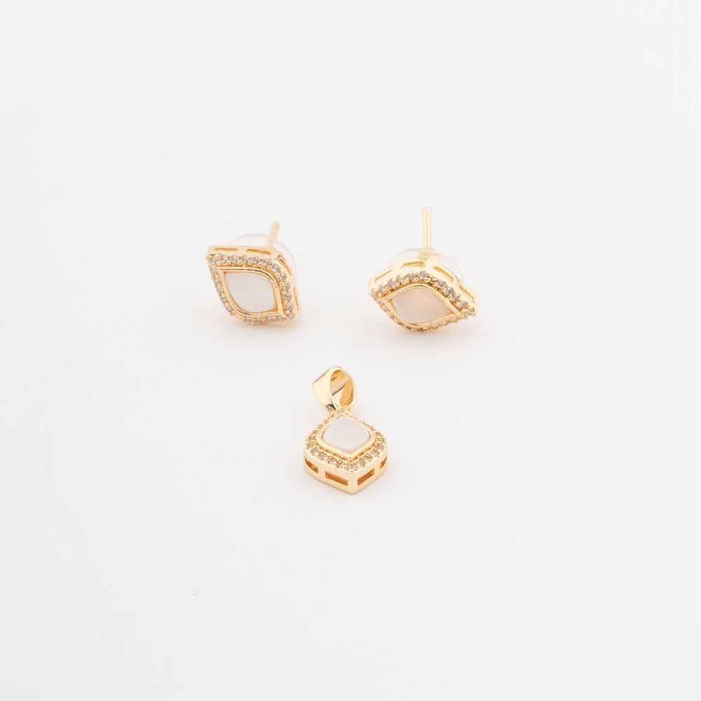 ChicCharm Jewellery Brass Gold Plated Austrian Stone Pendant Set