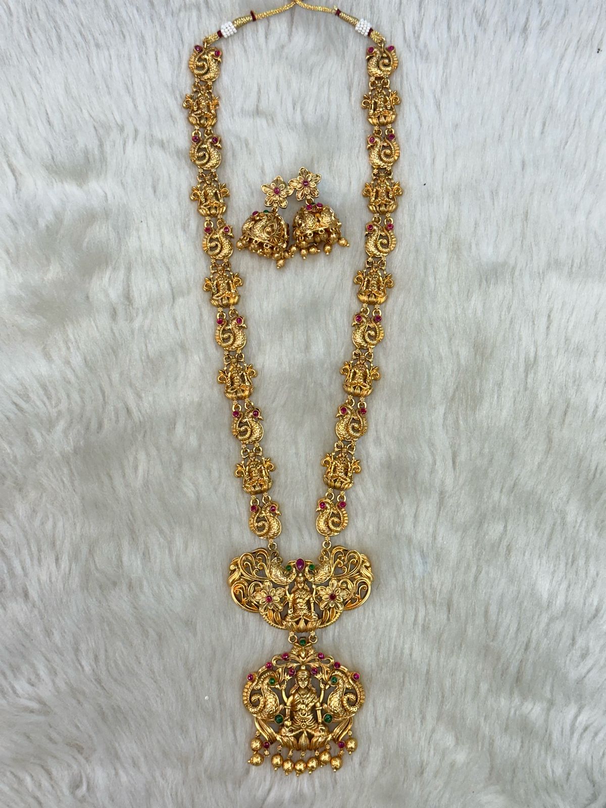 Tarangavi Copper Gold Plated Pota Stone Temple Necklace Set
