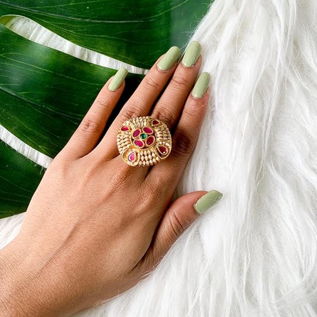 Etnico Gold Plated Traditional Design Comfort Fit Finger Ring For Women & Girls (Style-5)