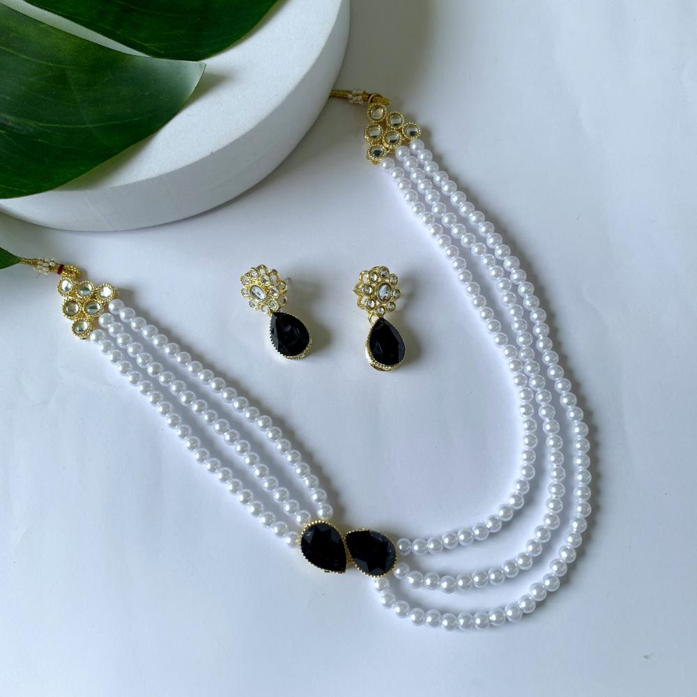 Etnico Gold Plated Traditional Stone Studded Pearl Long Necklace