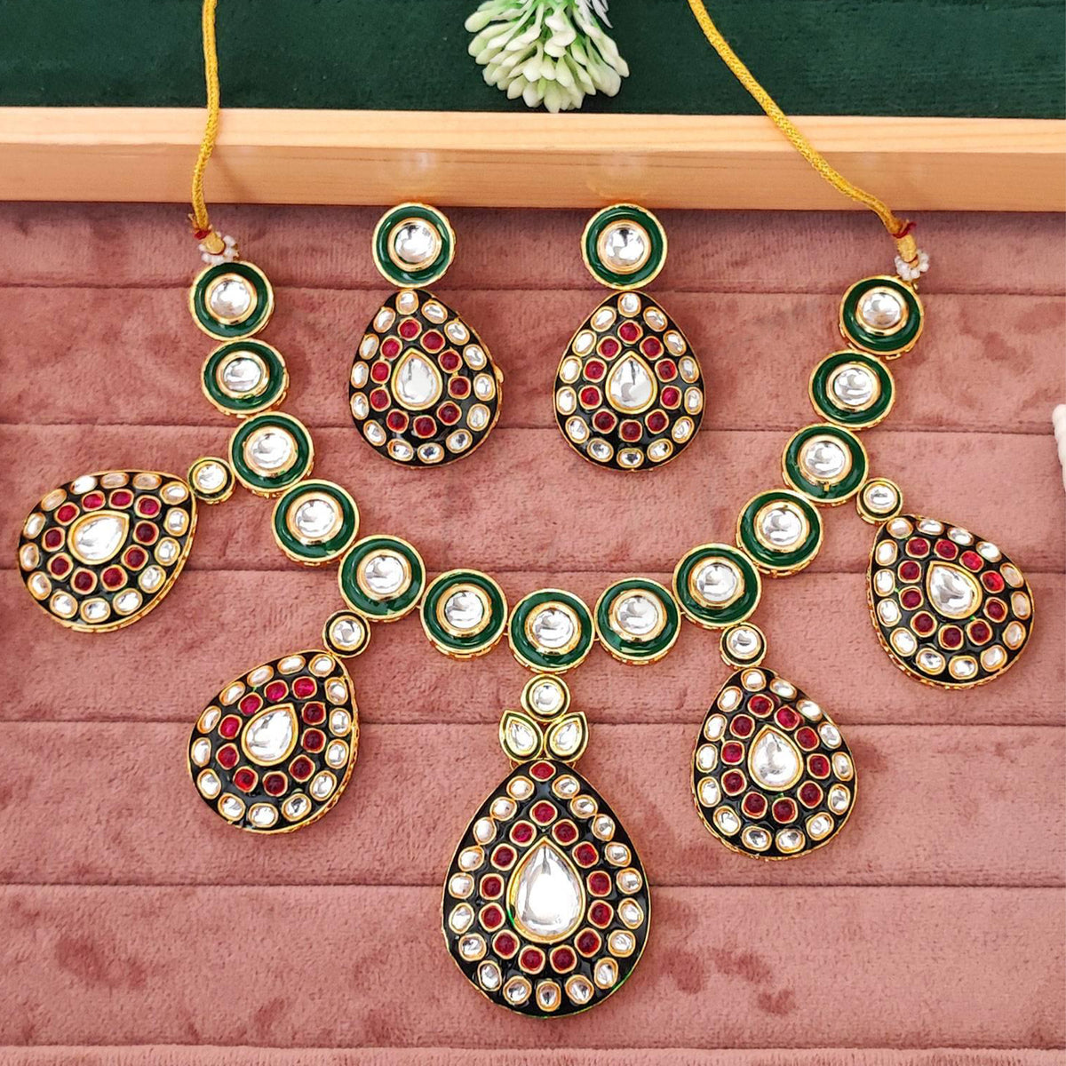 Js Fashion Kundan Jewellery High Gold Polish Kundan Stone Party Wear Necklace Set