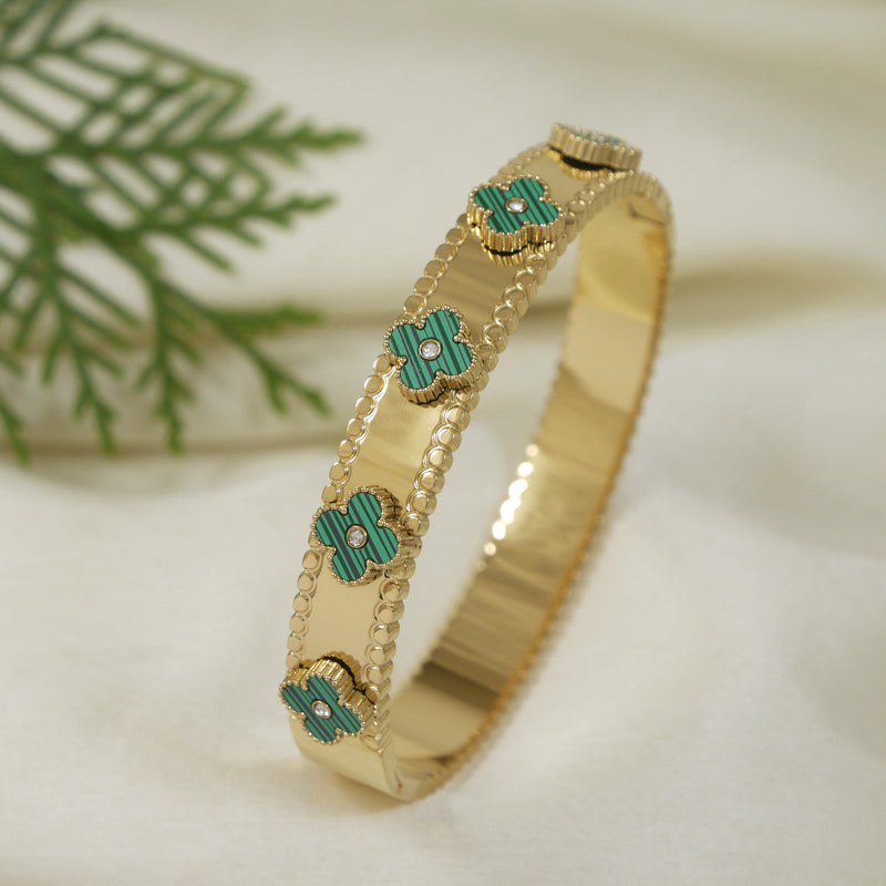 Tarohi Jewels Stainless Steel clover kada